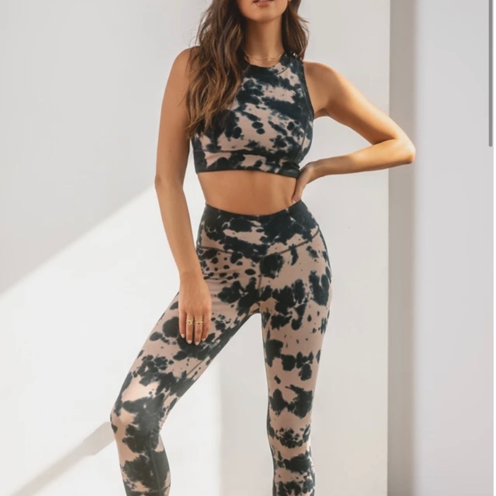 NWT- Two piece leggings, sports bra top set